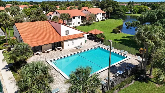 $2,399 | 20 VĆa De Casas Sur, Unit 202, Boynton Beach, FL 33426