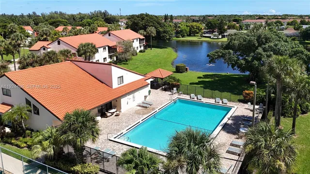 $2,399 | 20 VĆa De Casas Sur, Unit 202, Boynton Beach, FL 33426