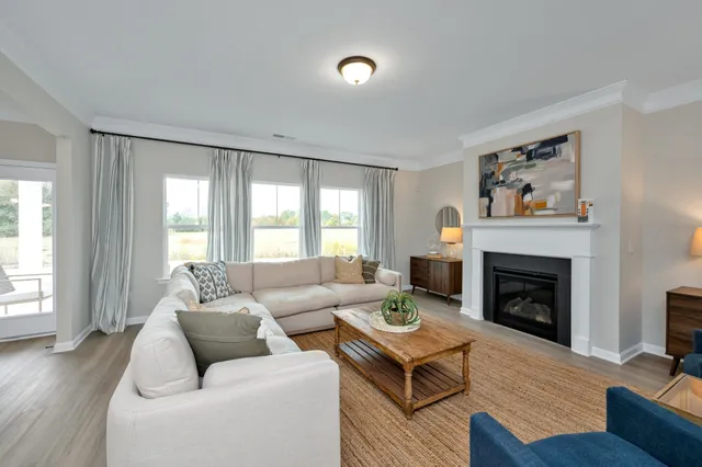 $439,990 | 572 Nightengale Ridge Drive, Columbia, TN 38401