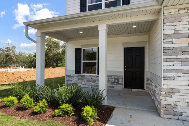 $439,990 | 572 Nightengale Ridge Drive, Columbia, TN 38401