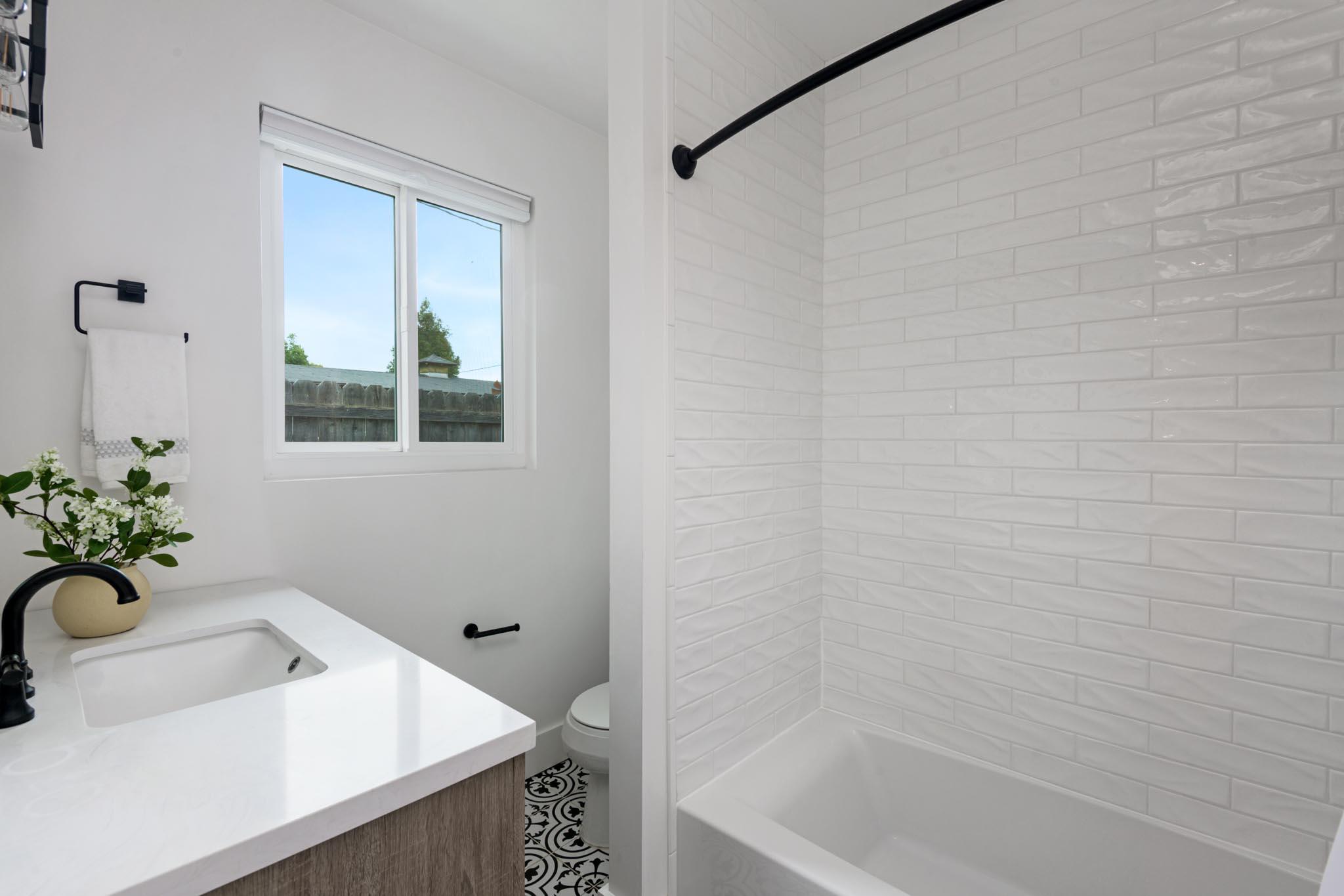 2116 North Refugio Road Santa Ynez, CA 93460 - Photo 25 of 35 Guest Unit Bathroom