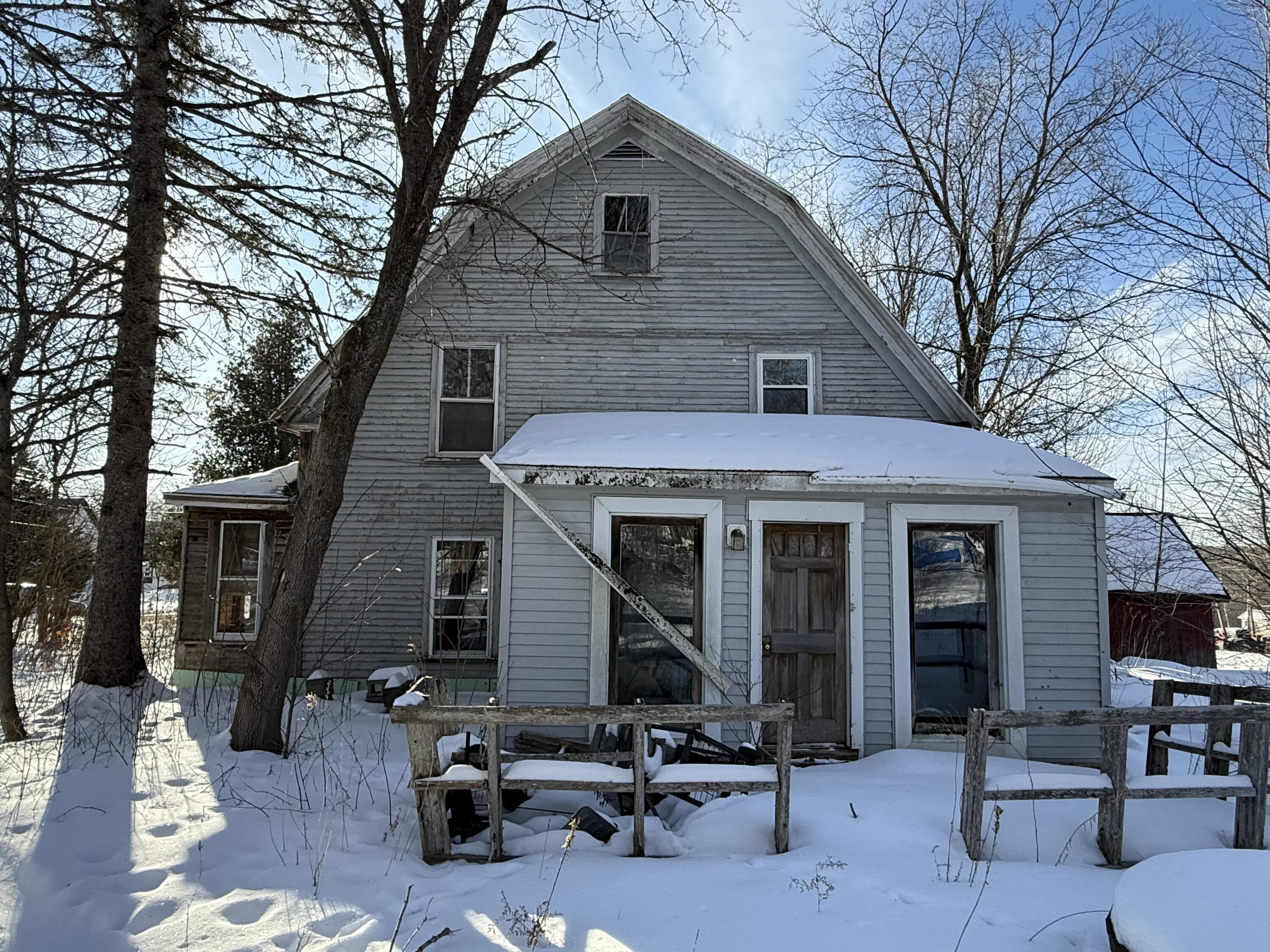 9 Daggett Street Milo, ME 04463 - Photo 2 of 17 Right Side