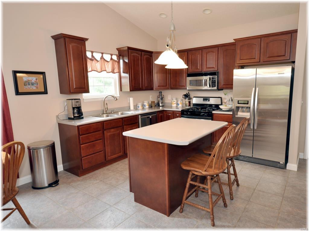 8922 Maple Grove Road Edwardsville, IL 62025 - Photo 13 of 38