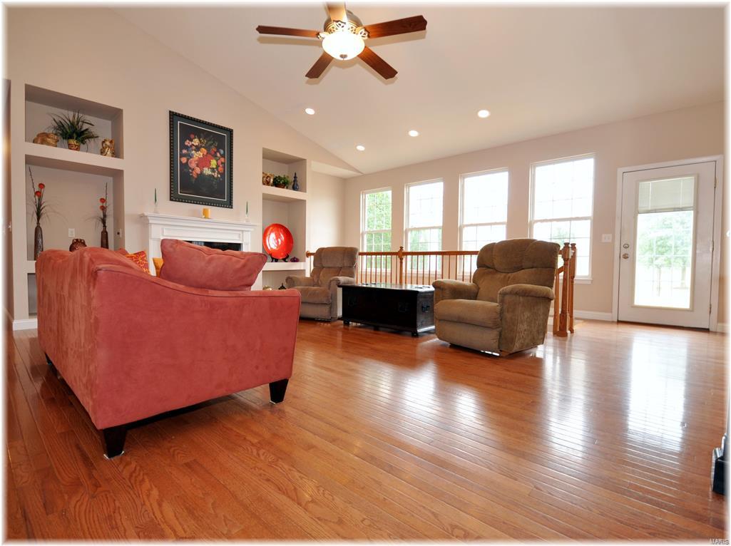 8922 Maple Grove Road Edwardsville, IL 62025 - Photo 4 of 38