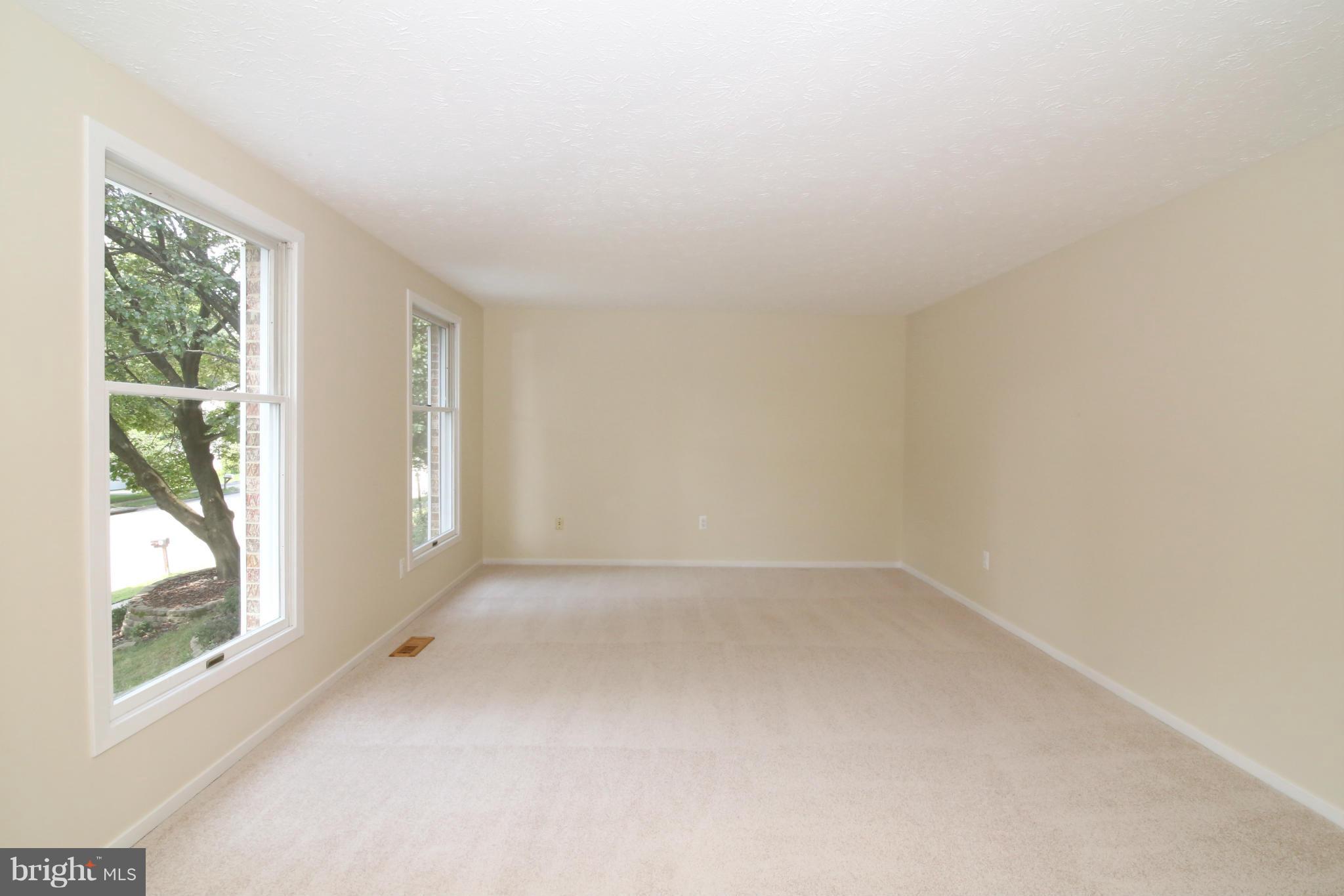 7575 Vogels Way Springfield, VA 22153 - Photo 5 of 30