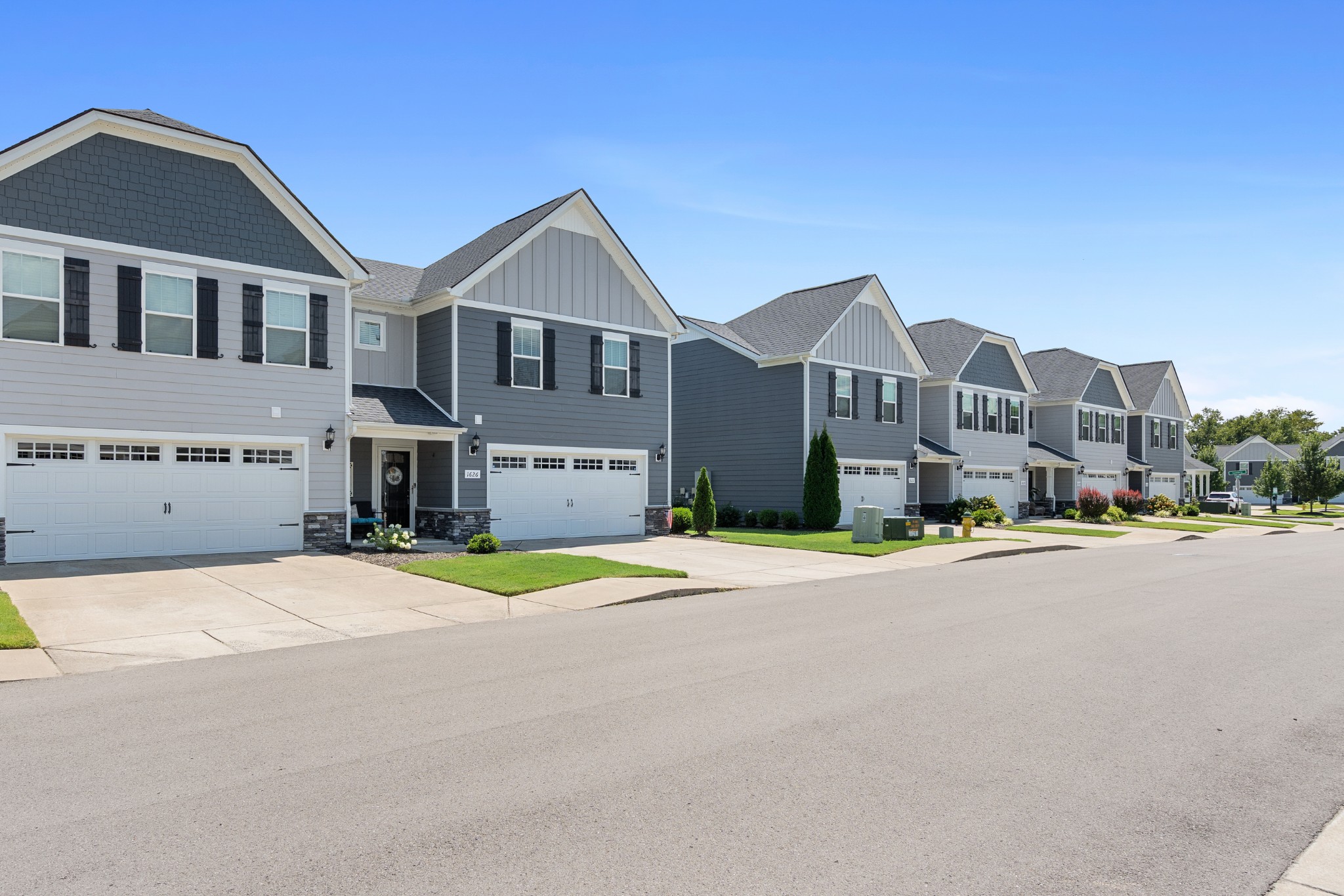 1626 Calcutta Drive Murfreesboro, TN 37128 - Photo 5 of 35 a front view of a house with a yard