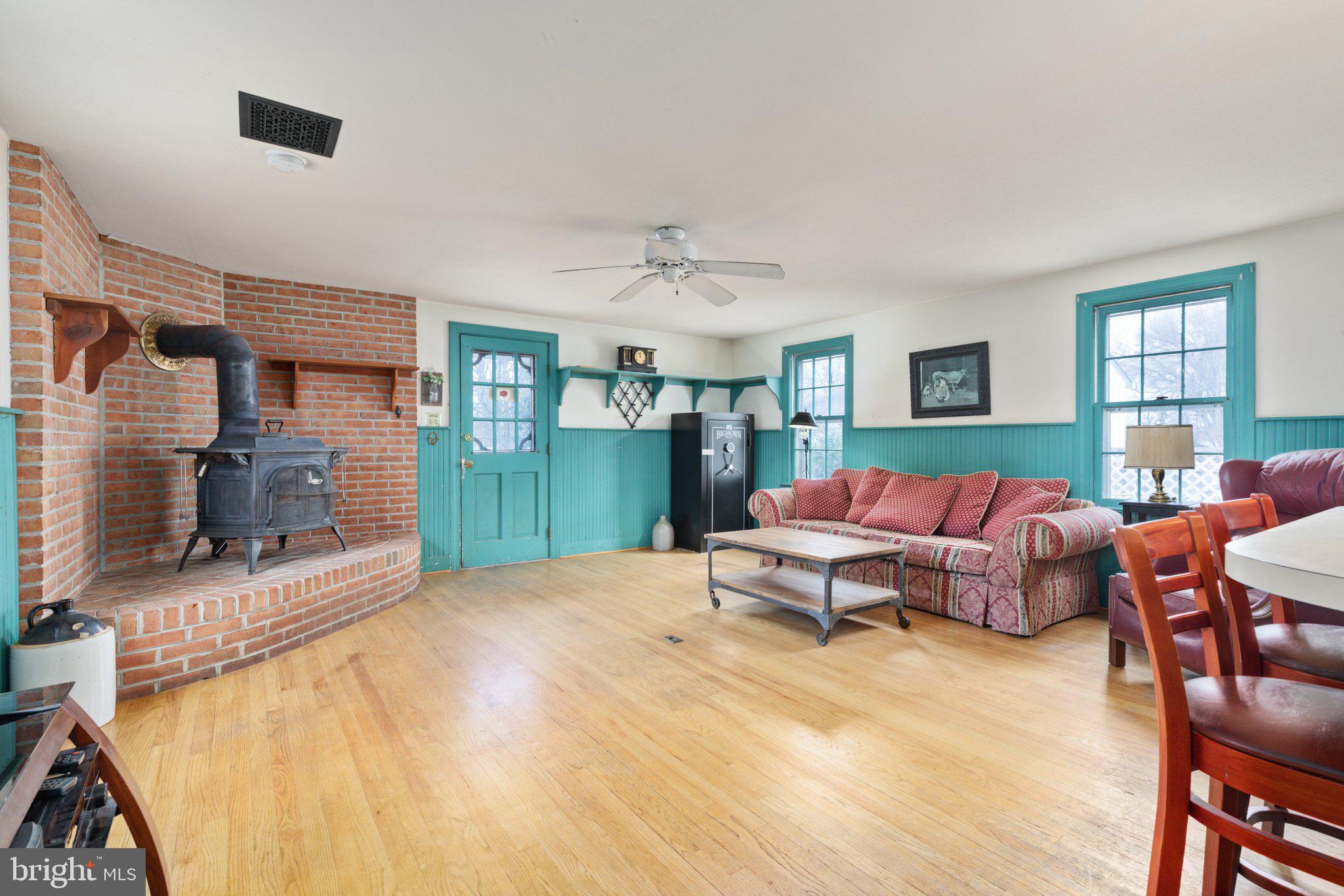 422 South King Street Leesburg, VA 20175 - Photo 12 of 72 Large Family Room With Wood Stove