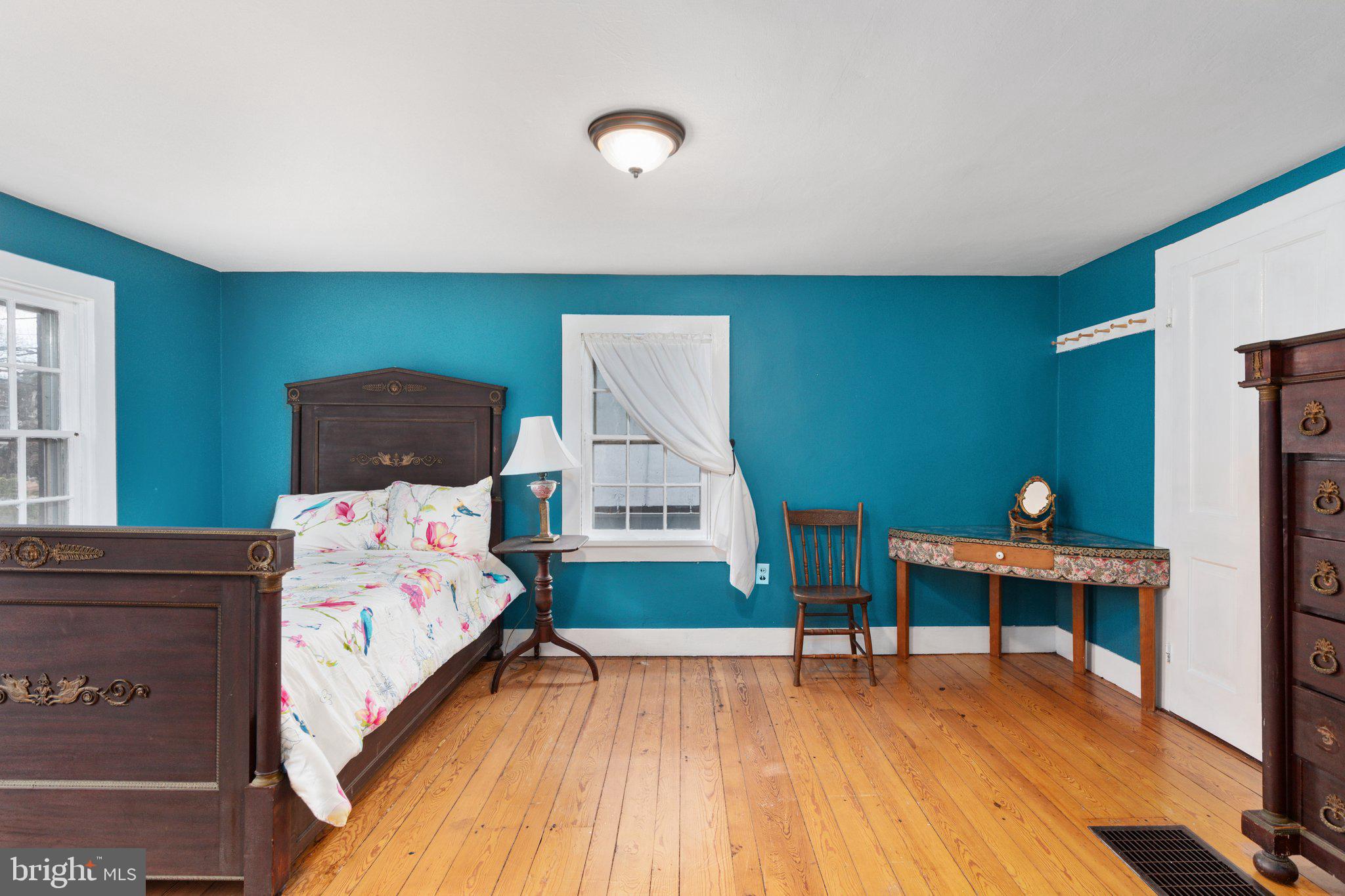 422 South King Street Leesburg, VA 20175 - Photo 28 of 72 Bedroom #3