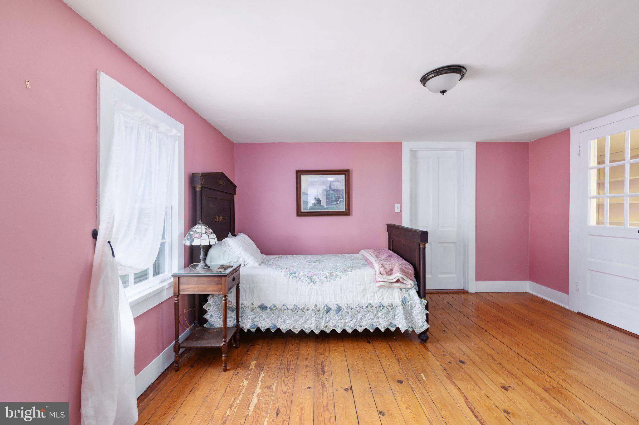 422 South King Street Leesburg, VA 20175 - Photo 29 of 72 Bedroom #4