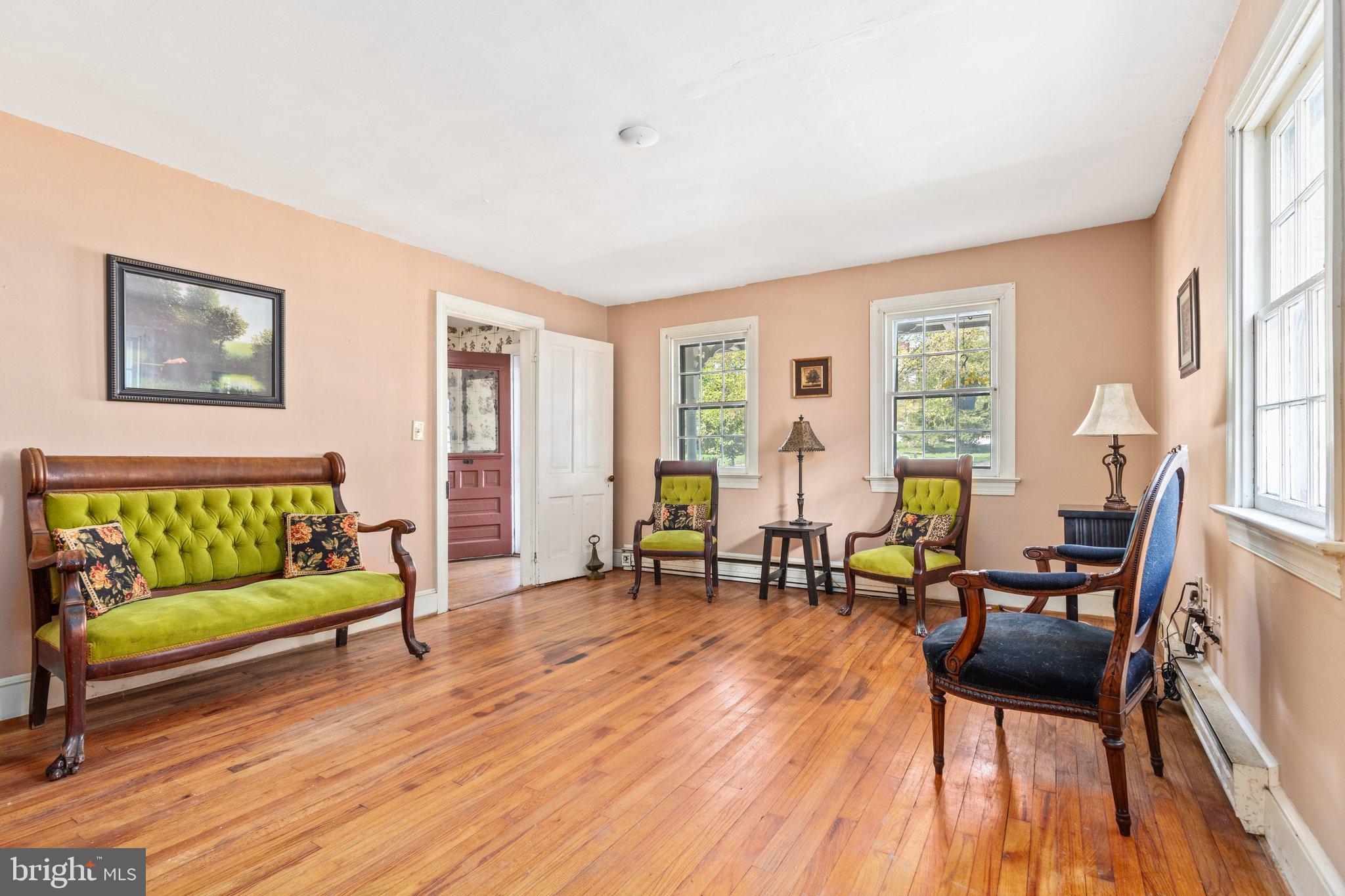 422 South King Street Leesburg, VA 20175 - Photo 3 of 72 Lovely Parlor