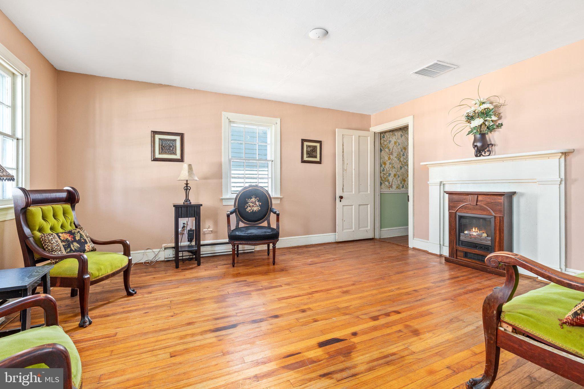 422 South King Street Leesburg, VA 20175 - Photo 4 of 72