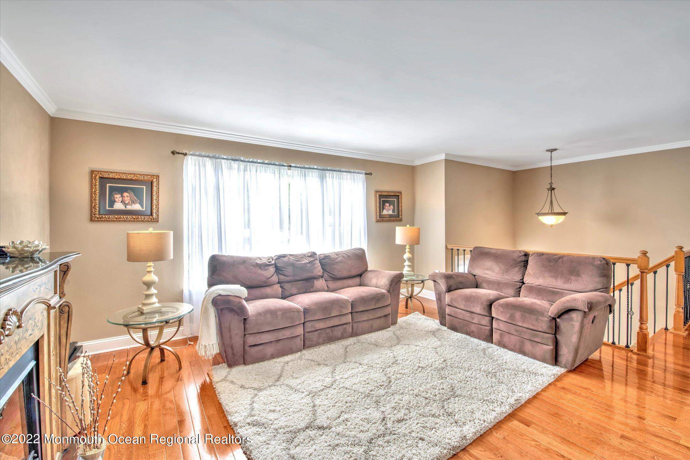 21 Bronia Street Howell, NJ 07731 - Photo 11 of 46 10-LIVING ROOM