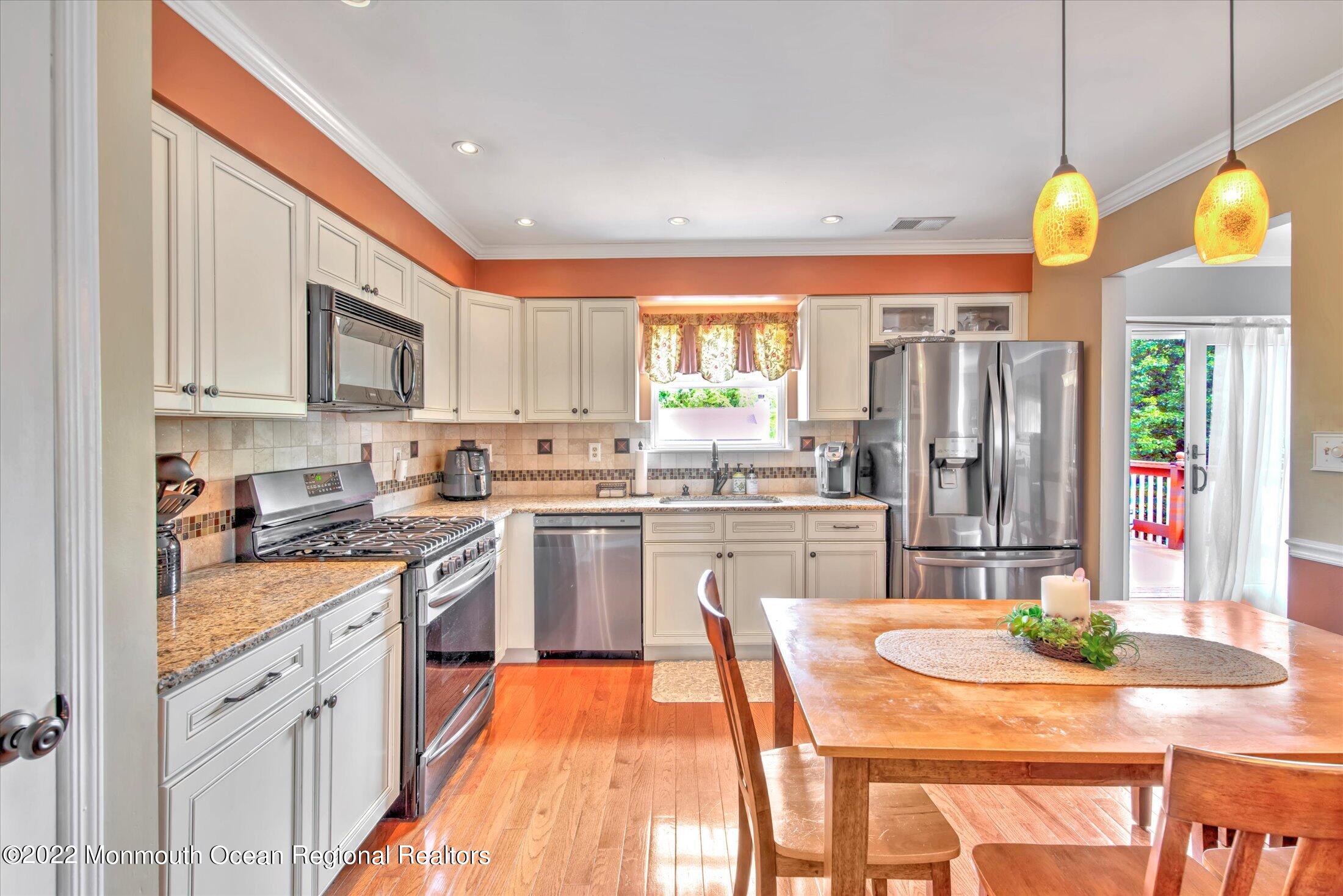 21 Bronia Street Howell, NJ 07731 - Photo 15 of 46 14-KITCHEN