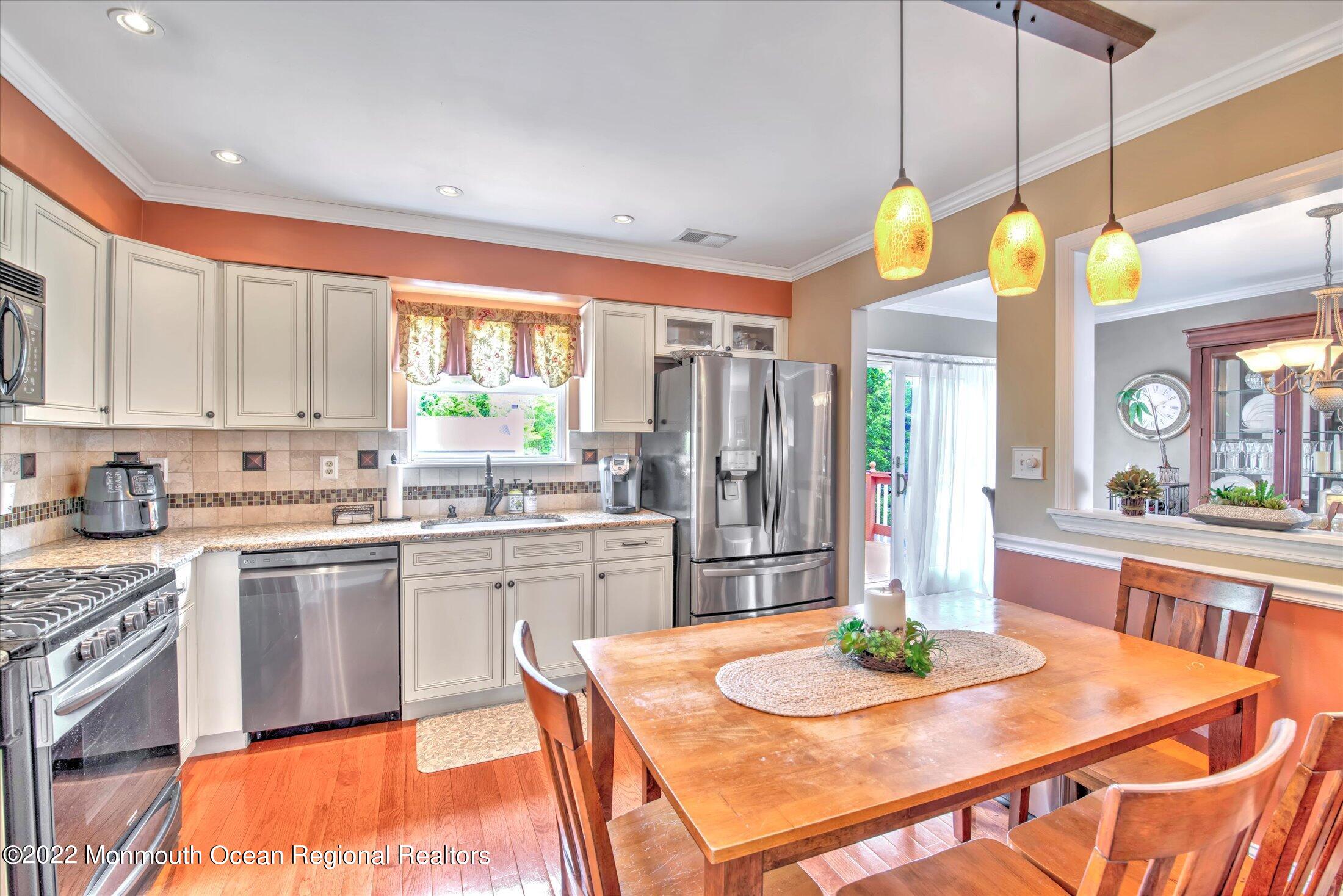 21 Bronia Street Howell, NJ 07731 - Photo 16 of 46 15-KITCHEN