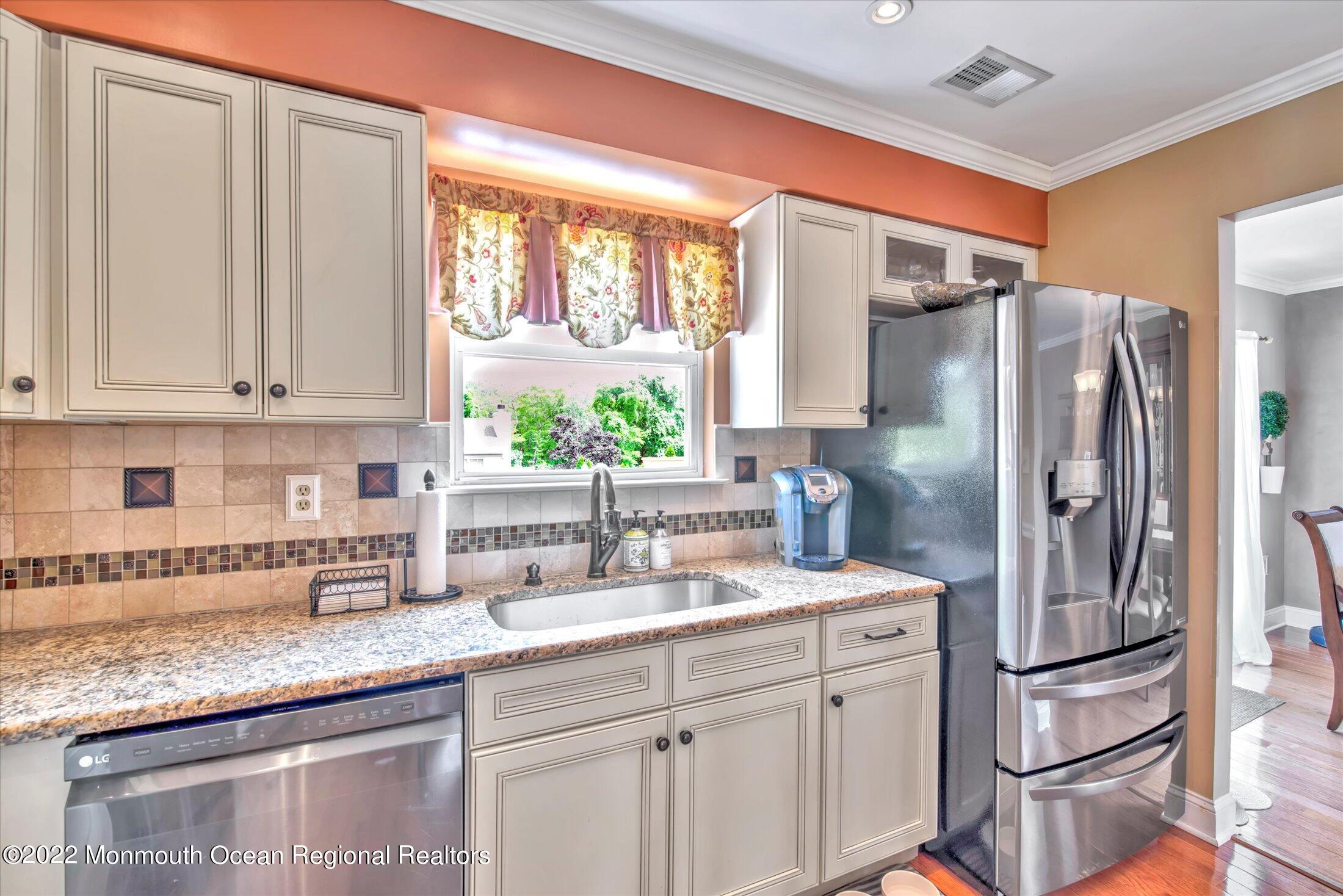 21 Bronia Street Howell, NJ 07731 - Photo 18 of 46 17-KITCHEN