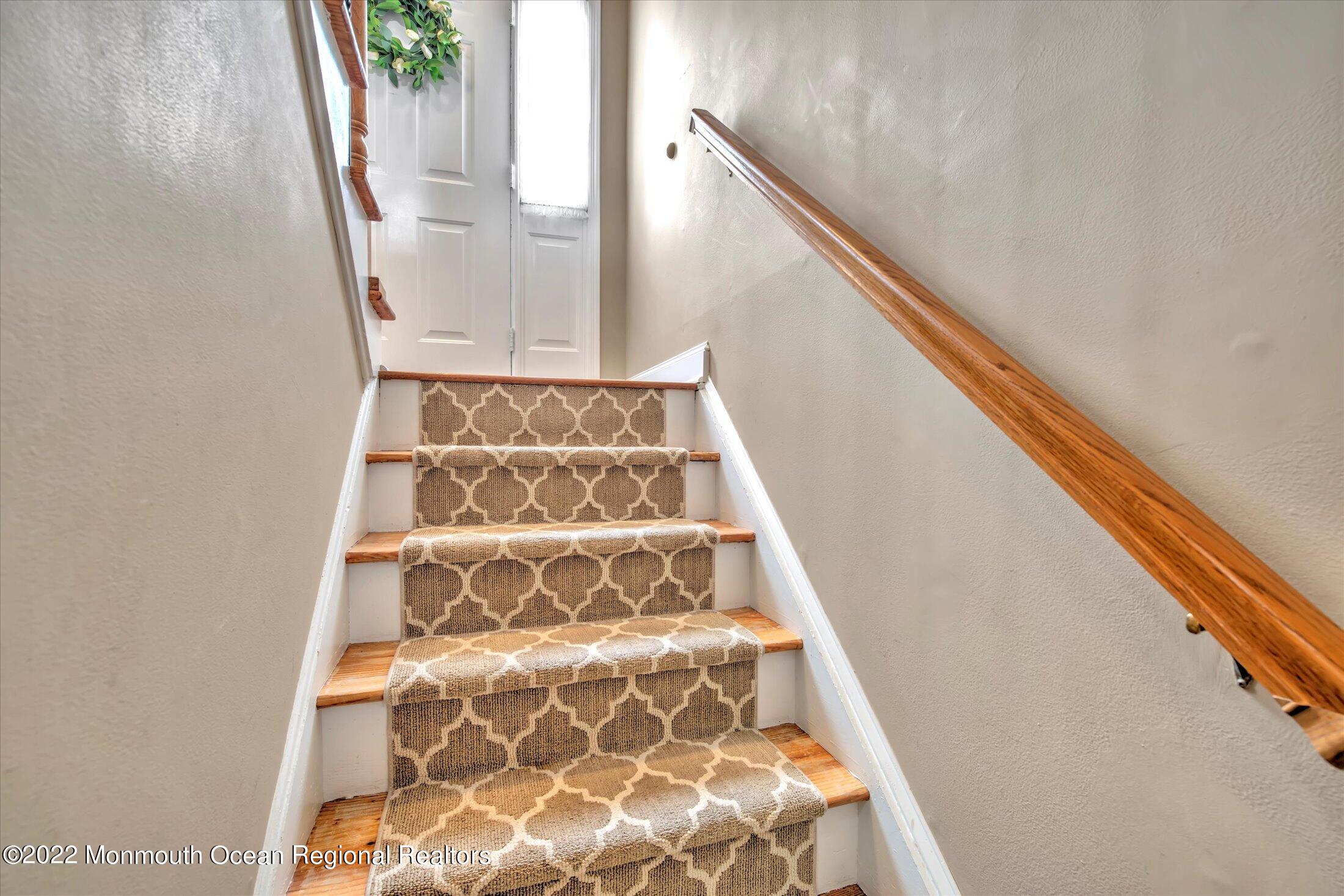 21 Bronia Street Howell, NJ 07731 - Photo 7 of 46 06-FOYER