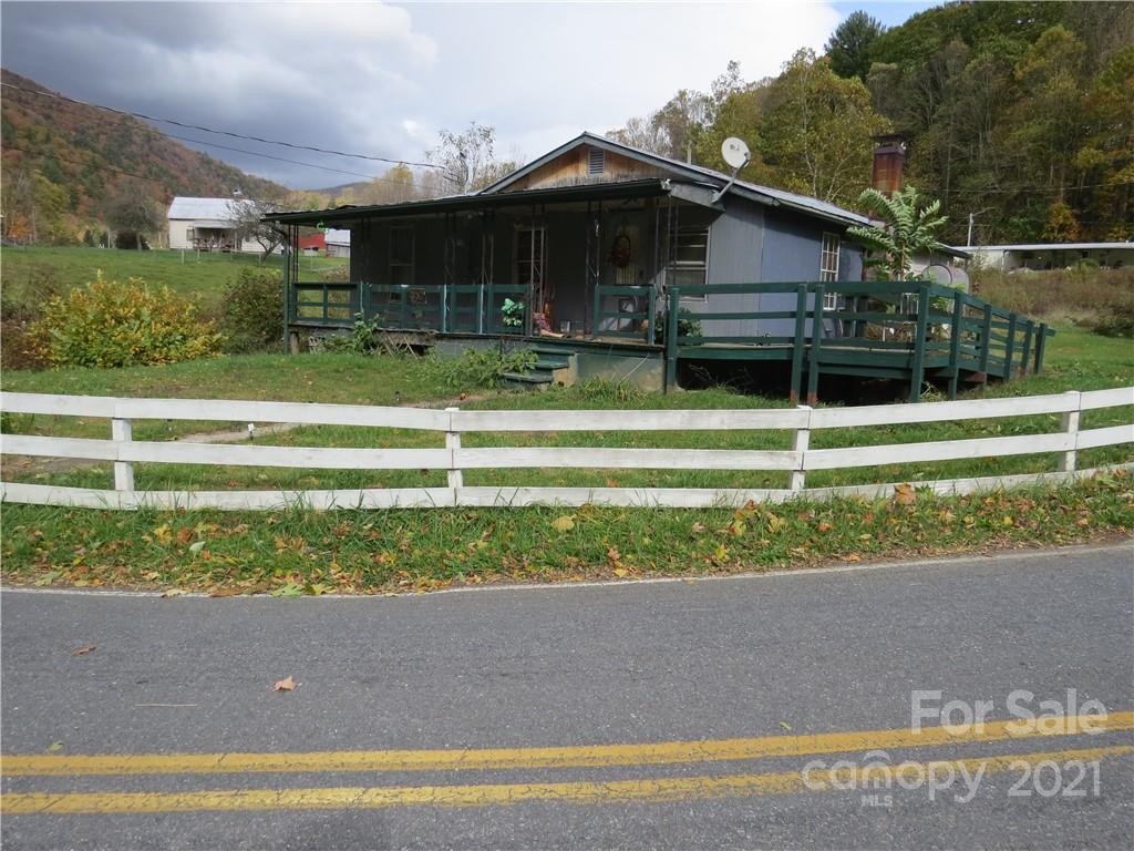 398 Perkins Road Bakersville, NC 28705 - Photo 11 of 15 Gallery Image 11