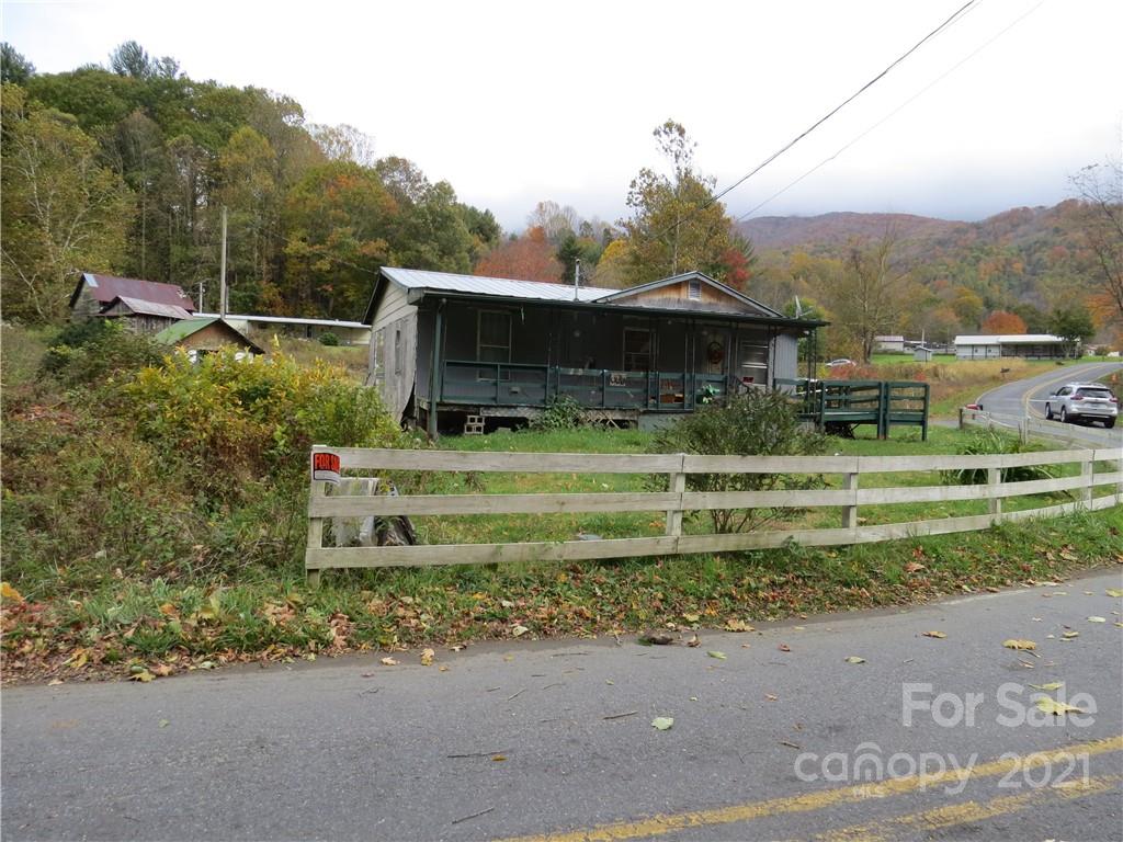 398 Perkins Road Bakersville, NC 28705 - Photo 14 of 15 Gallery Image 14