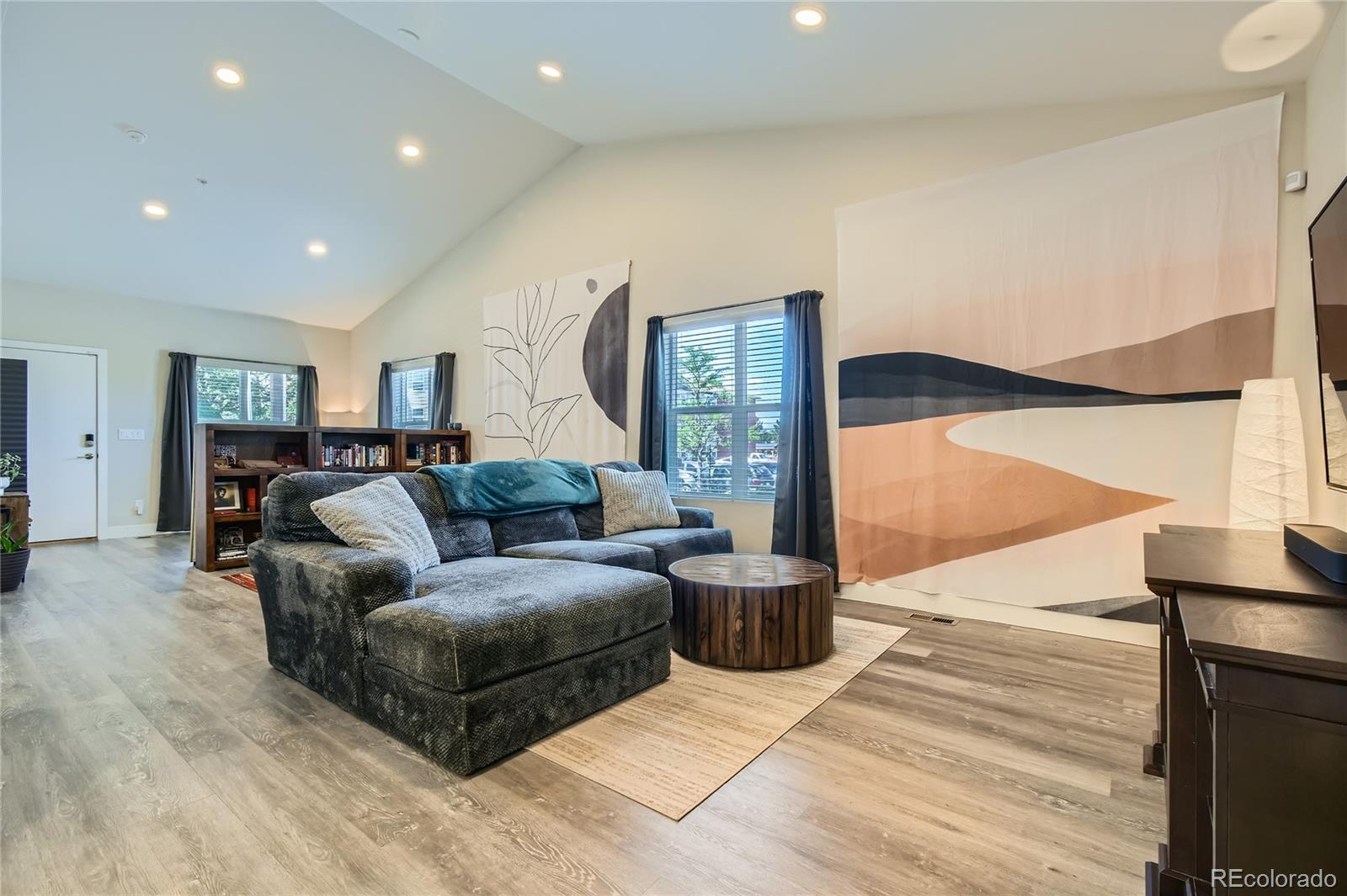 6799 Meade Circle Westminster, CO 80030 - Photo 4 of 25