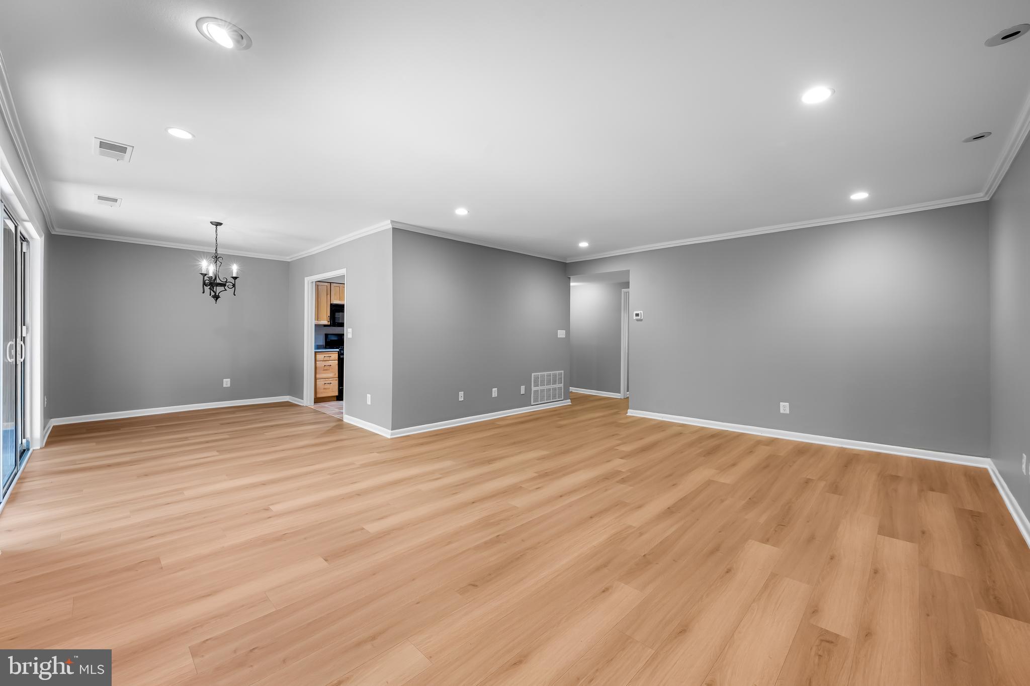 16 Cross Keys Road, Unit 16E Baltimore, MD 21210 - Photo 4 of 40 Gallery Image 4