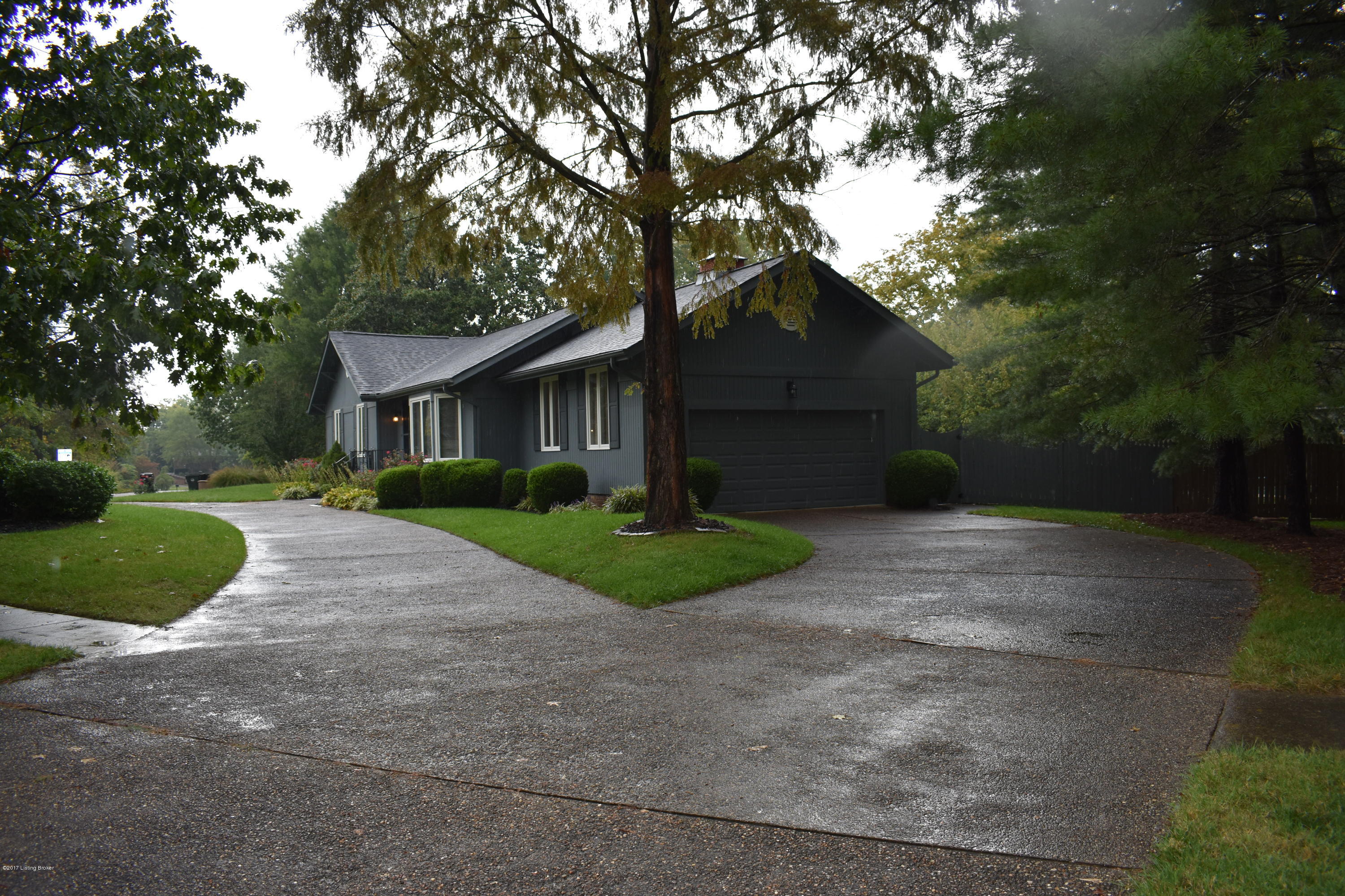 10101 Afton Road Louisville, KY 40223 - Photo 2 of 34 DSC_0030