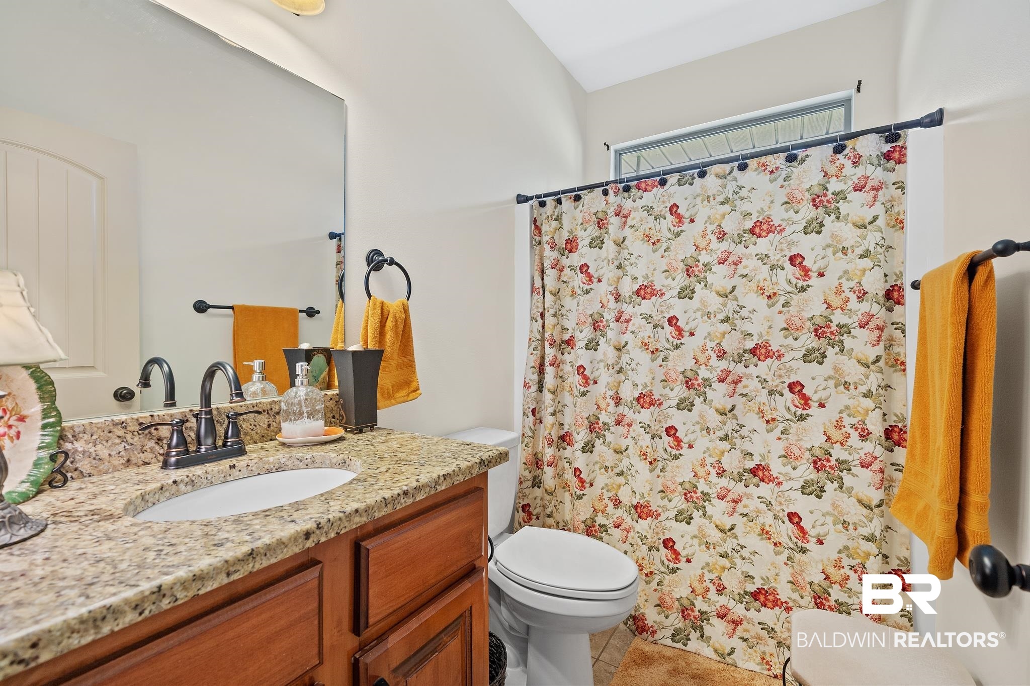 22665 Nana Loop West Silverhill, AL 36576 - Photo 15 of 25 Guest Bath