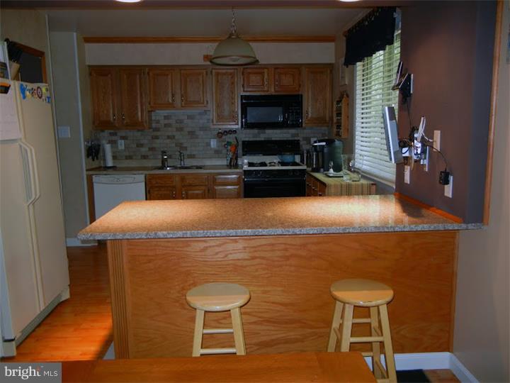 851 Anthony Road Atco, NJ 08004 - Photo 8 of 25 Kitchen