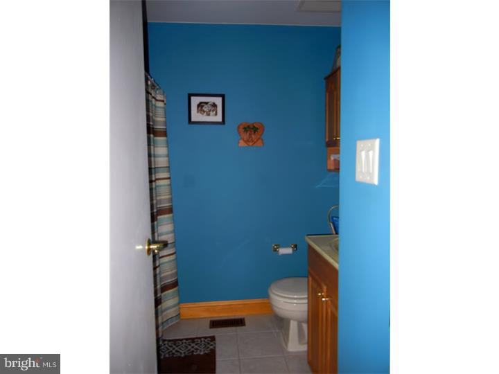 851 Anthony Road Atco, NJ 08004 - Photo 9 of 25 Bathroom