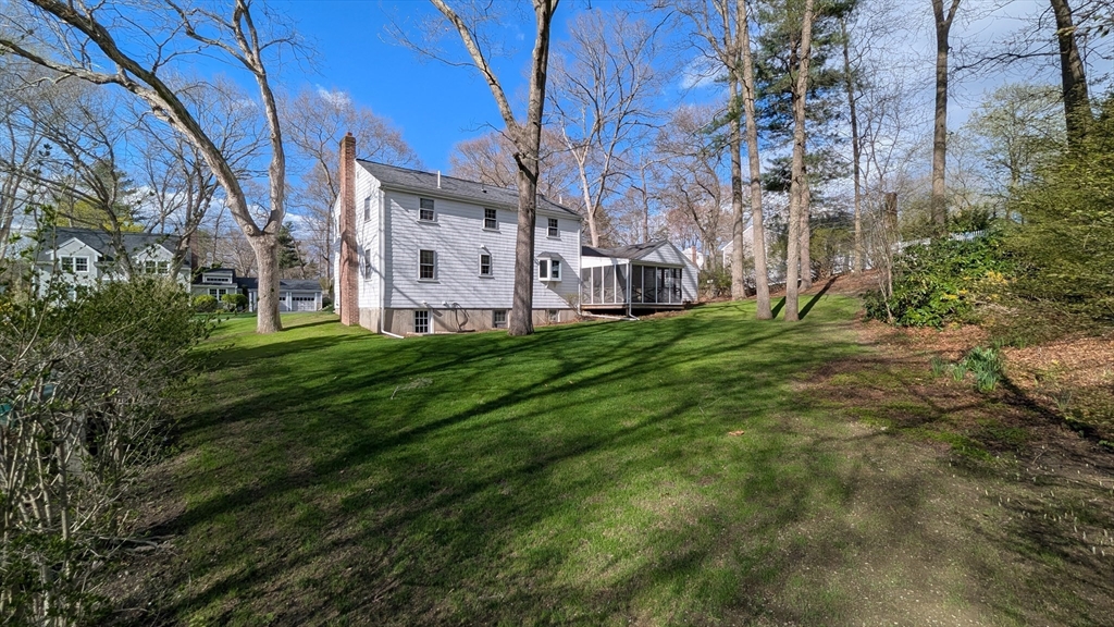 20 Colonial Road Hingham, MA 02043 - Photo 4 of 19