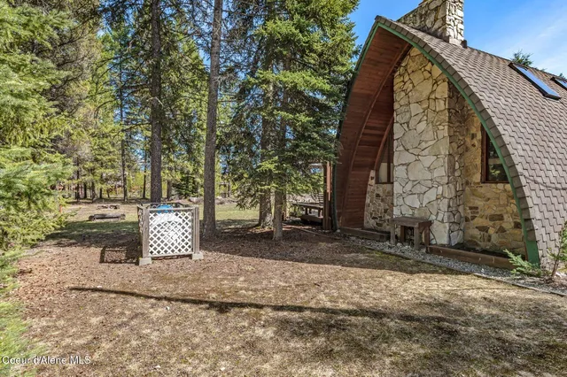 $999,000 | 762 Reeder Bay Road, Nordman, ID 83848