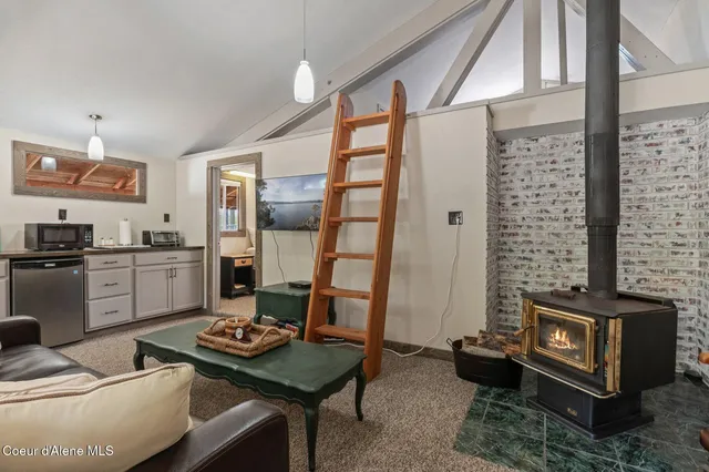 $999,000 | 762 Reeder Bay Road, Nordman, ID 83848