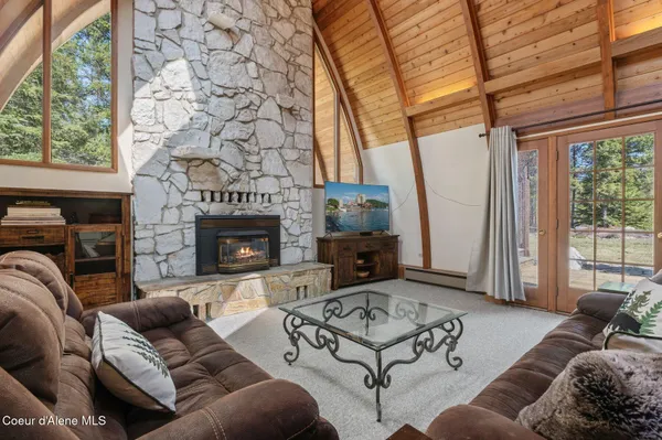 $999,000 | 762 Reeder Bay Road, Nordman, ID 83848