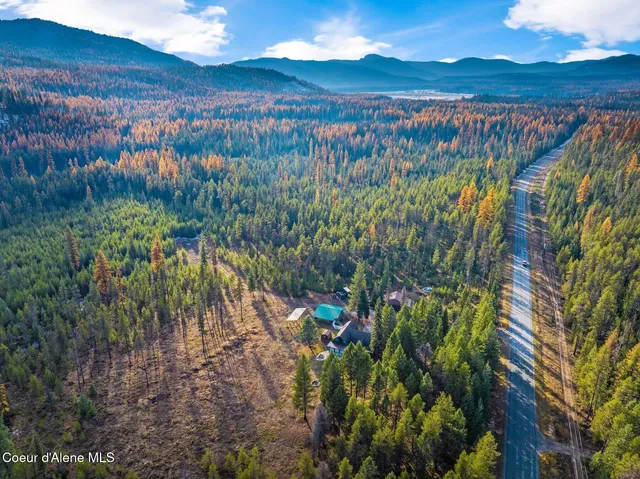 $999,000 | 762 Reeder Bay Road, Nordman, ID 83848