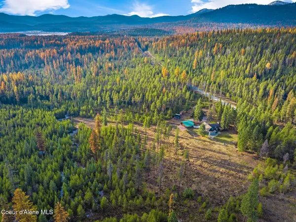 $999,000 | 762 Reeder Bay Road, Nordman, ID 83848