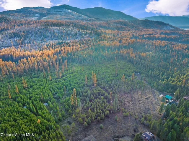 $999,000 | 762 Reeder Bay Road, Nordman, ID 83848