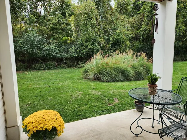 $182,000 | 3402 Country Stone Manor Drive, Unit F, Manchester, MO 63088