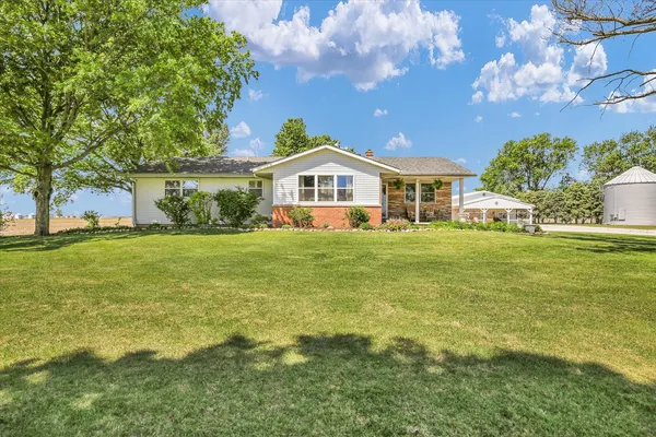 $540,000 | 2429 County Road 2200 East, Thomasboro, IL 61878