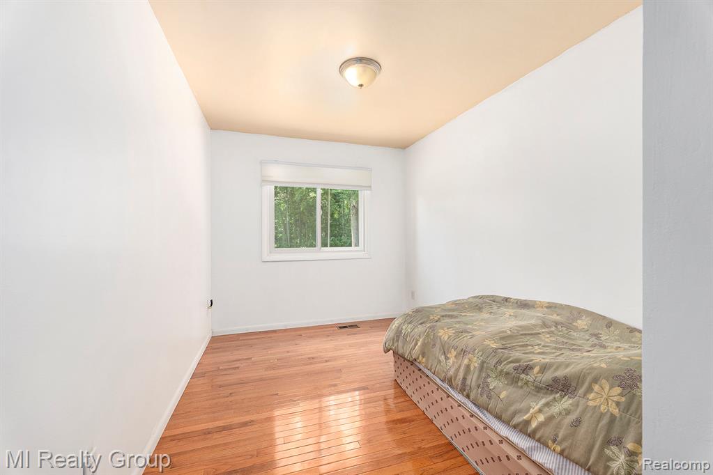 55979 Mound Road Utica, MI 48316 - Photo 19 of 31 Gallery Image 19