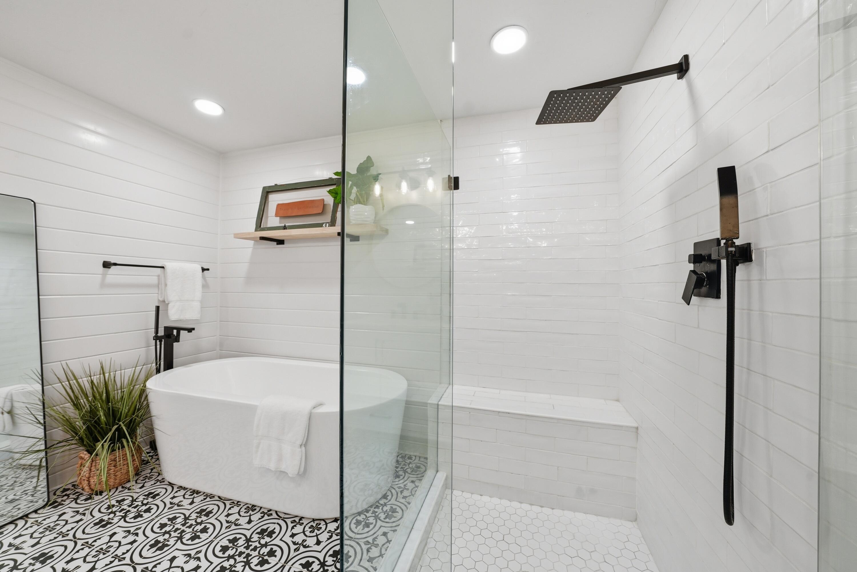 1961 Southwest Knoll Avenue Bend, OR 97702 - Photo 17 of 53 a bathroom with a shower