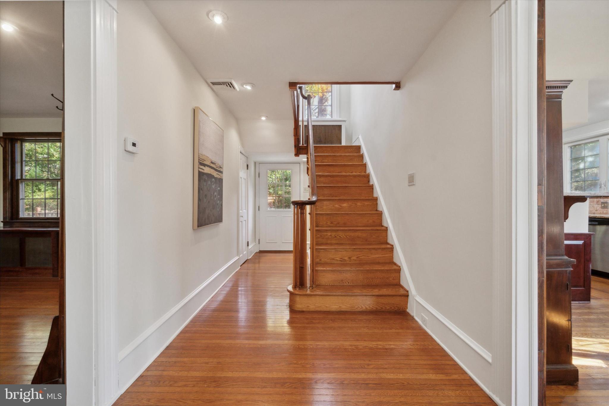 323 Valley Road Havertown, PA 19083 - Photo 3 of 25