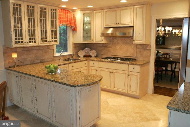 15209 Middlegate Road Silver Spring, MD 20905 - Photo 2 of 30 Kitchen