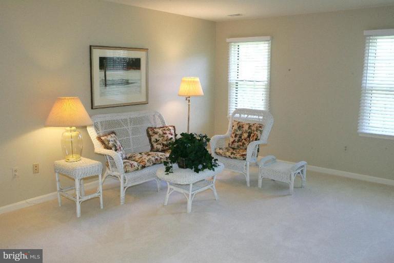 15209 Middlegate Road Silver Spring, MD 20905 - Photo 12 of 30 Sitting Room