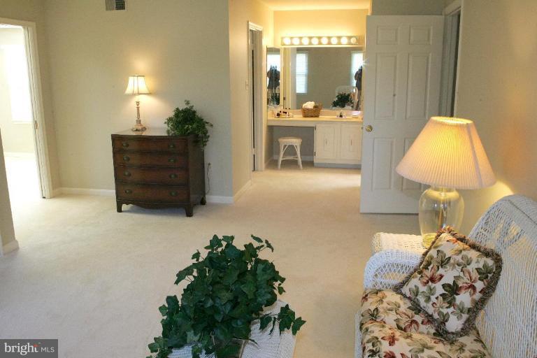 15209 Middlegate Road Silver Spring, MD 20905 - Photo 13 of 30 Master Sitting Room and Dressin area