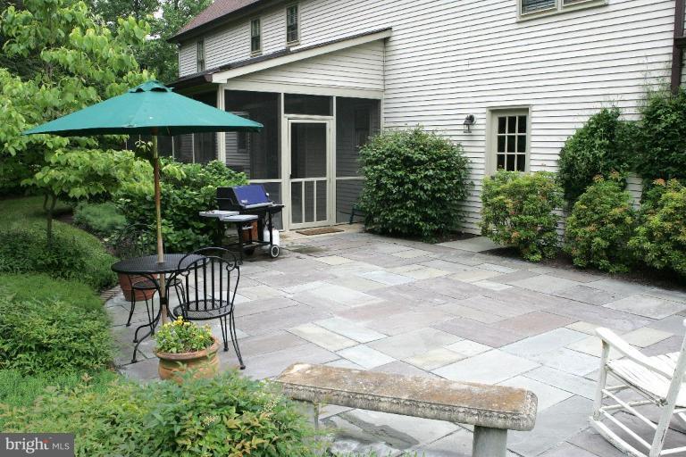 15209 Middlegate Road Silver Spring, MD 20905 - Photo 19 of 30 Patio
