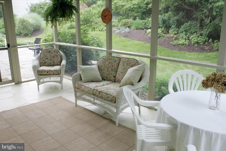 15209 Middlegate Road Silver Spring, MD 20905 - Photo 21 of 30 Porch