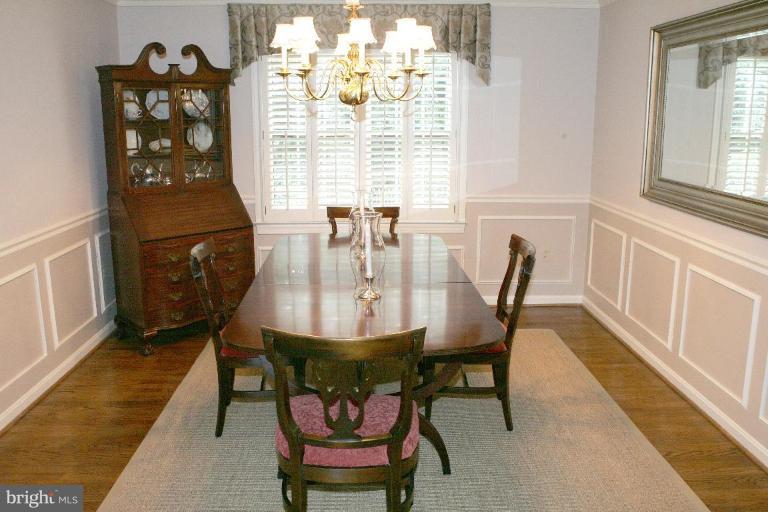 15209 Middlegate Road Silver Spring, MD 20905 - Photo 4 of 30 Dining Room
