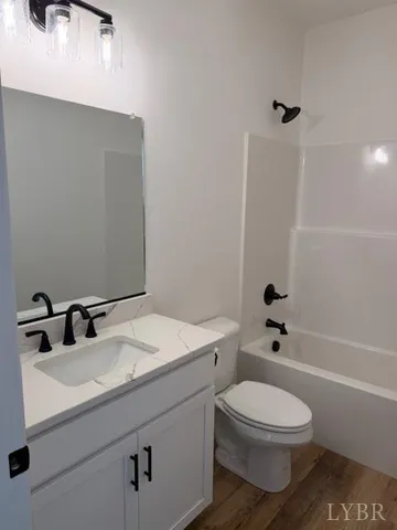 $319,900 | 677 Piney Mountain Road, Appomattox, VA 24522