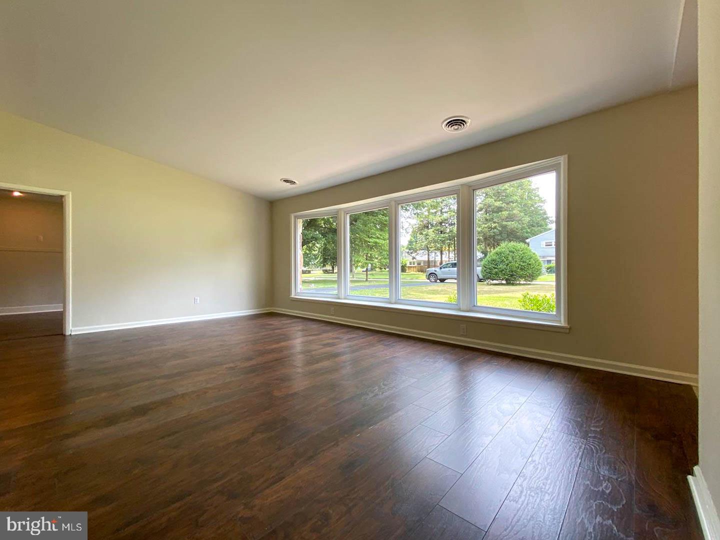 307 Bok Road Wyncote, PA 19095 - Photo 11 of 28 Gallery Image 11