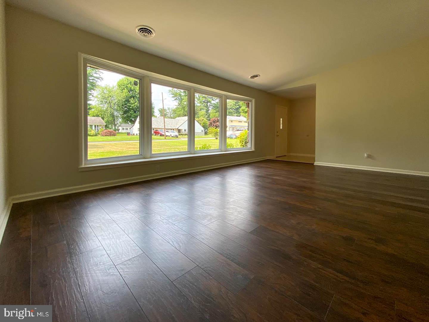 307 Bok Road Wyncote, PA 19095 - Photo 12 of 28 Gallery Image 12