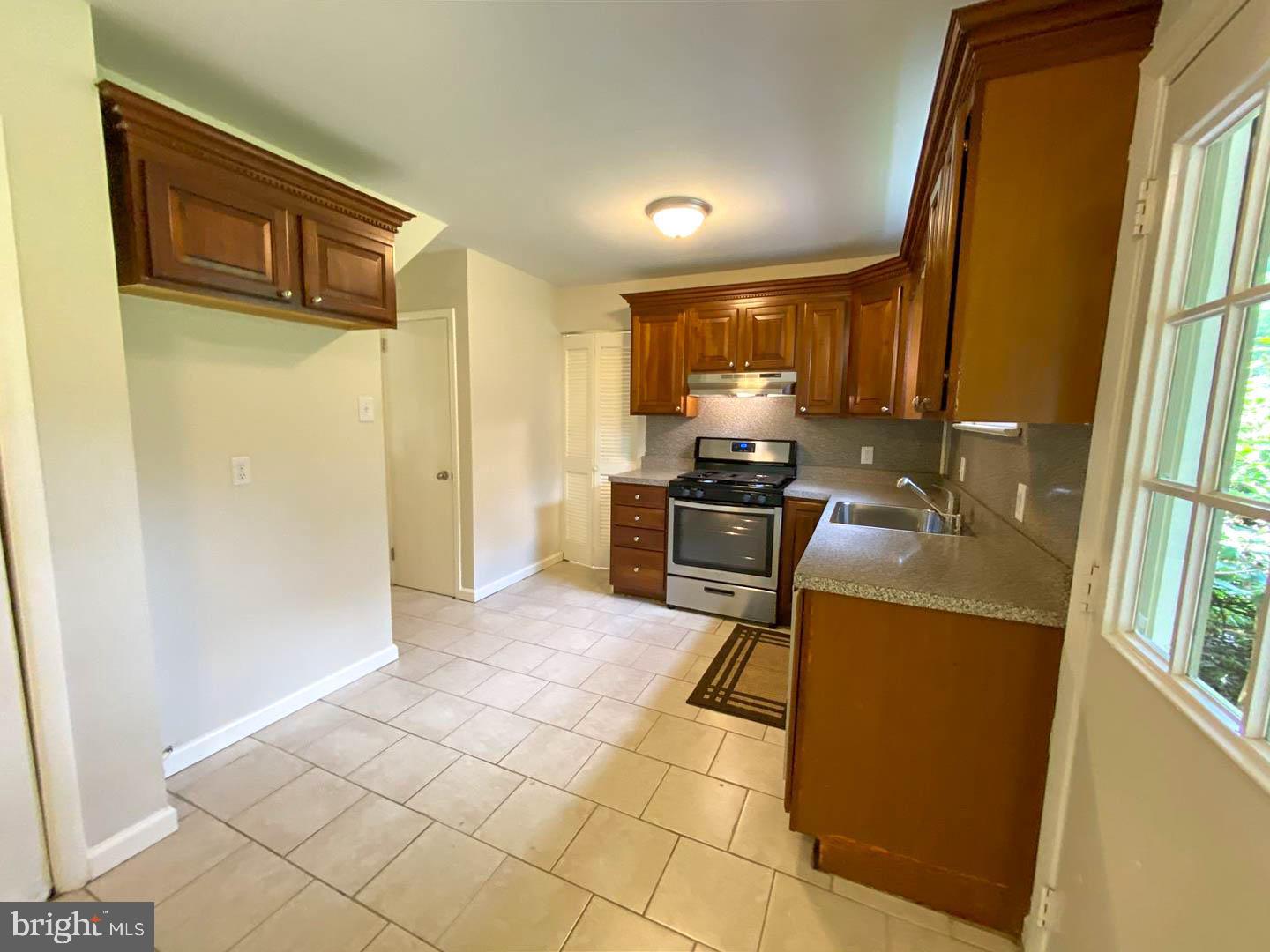 307 Bok Road Wyncote, PA 19095 - Photo 8 of 28 Gallery Image 8